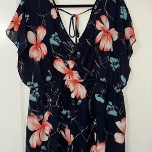 {3/$20} Torrid Floral Tie Top